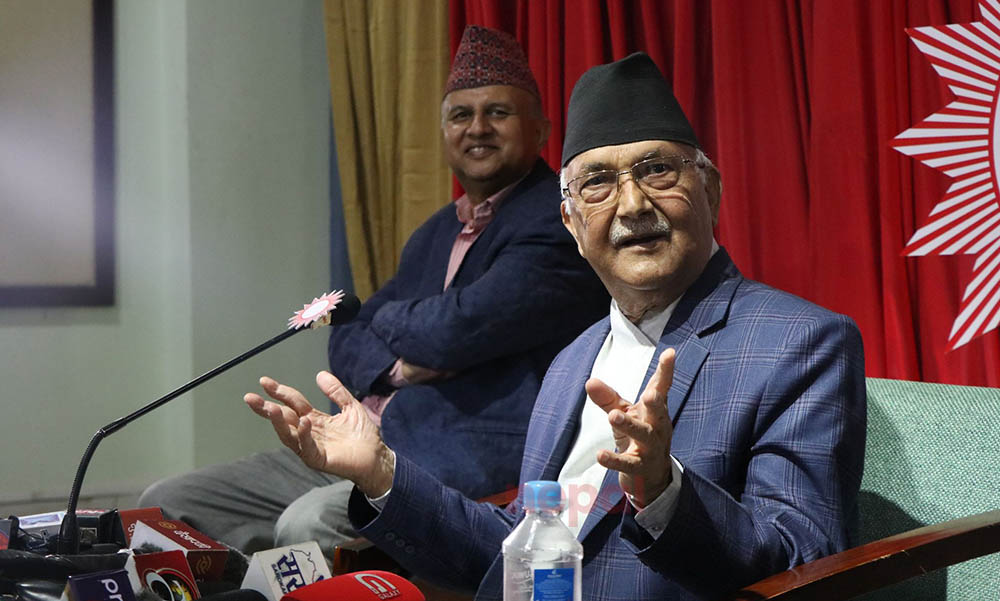 सम्मानित र आदर्शवान् नागरिक बनाउने भिजन र कार्यक्रम एमालेसँग : ओली