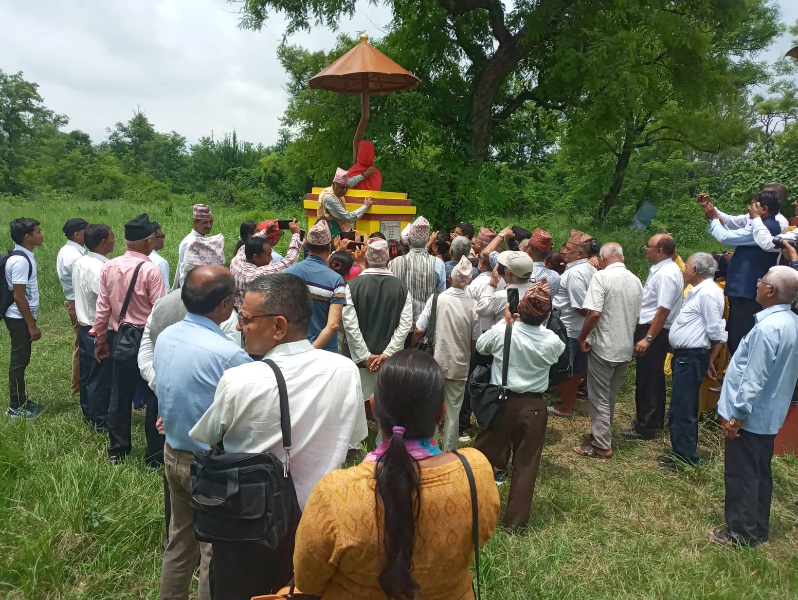 कपिलधाम साहित्य तीर्थमा जनकवि लेखनाथ ज्ञवालीको शालिक अनावरण