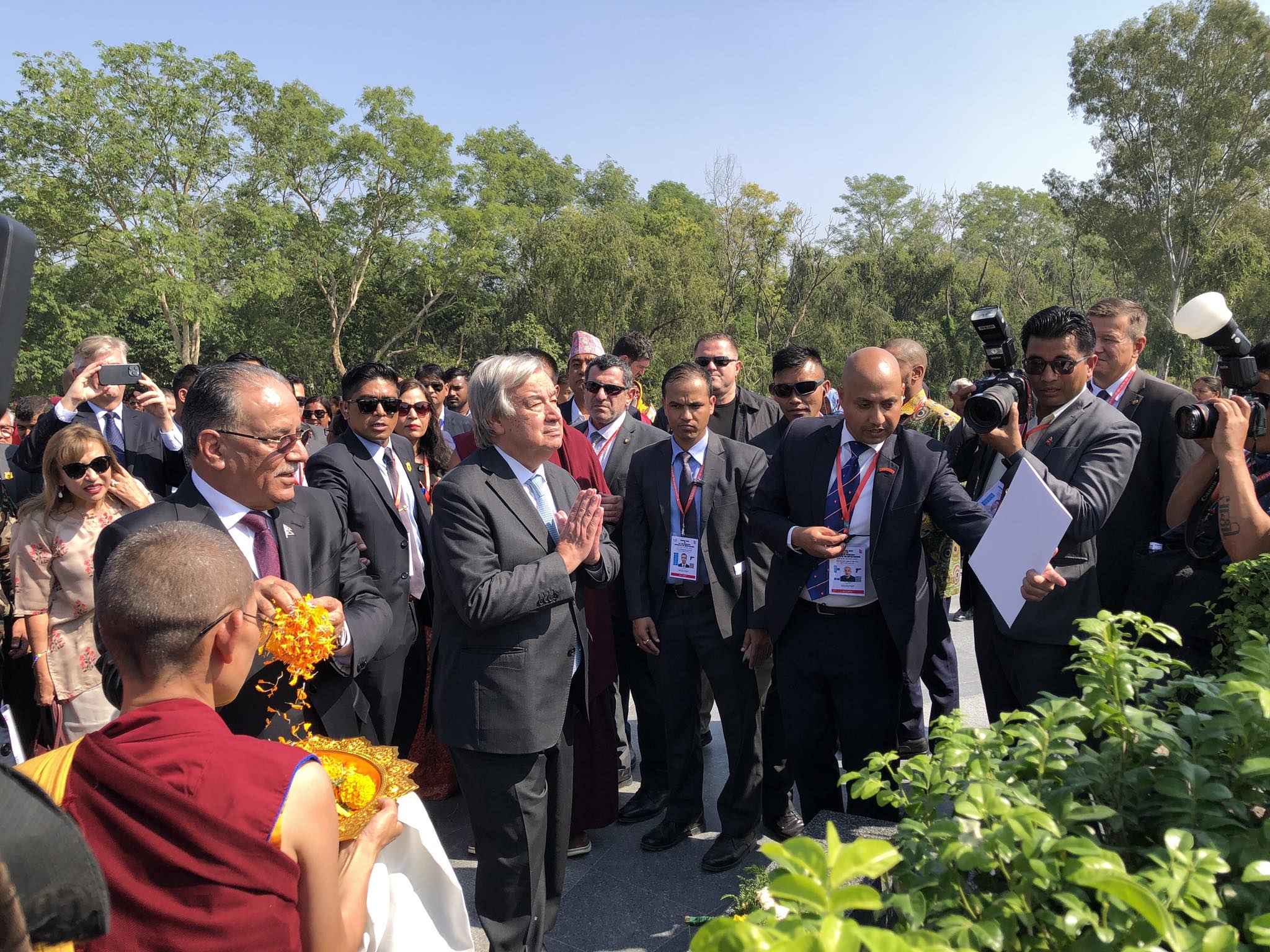 राष्ट्रसंघका महासचिव गुटेरेस लुम्बिनीमा, प्रधानमन्त्री दाहालले गरे स्वागत