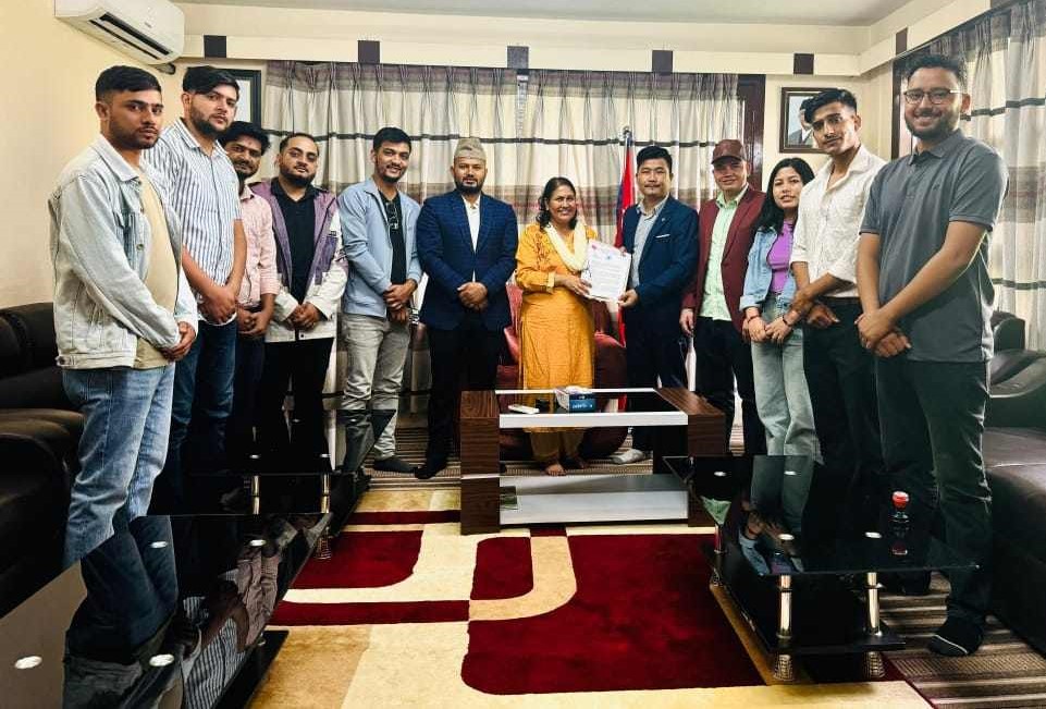 छात्रवृत्तिमा उच्च शिक्षा पढेका विद्यार्थीलाई अनिवार्य आफ्नो स्थानीय तह वा  ग्रामिण क्षेत्रमा काम गर्नुपर्ने व्यवस्था गर्न माग