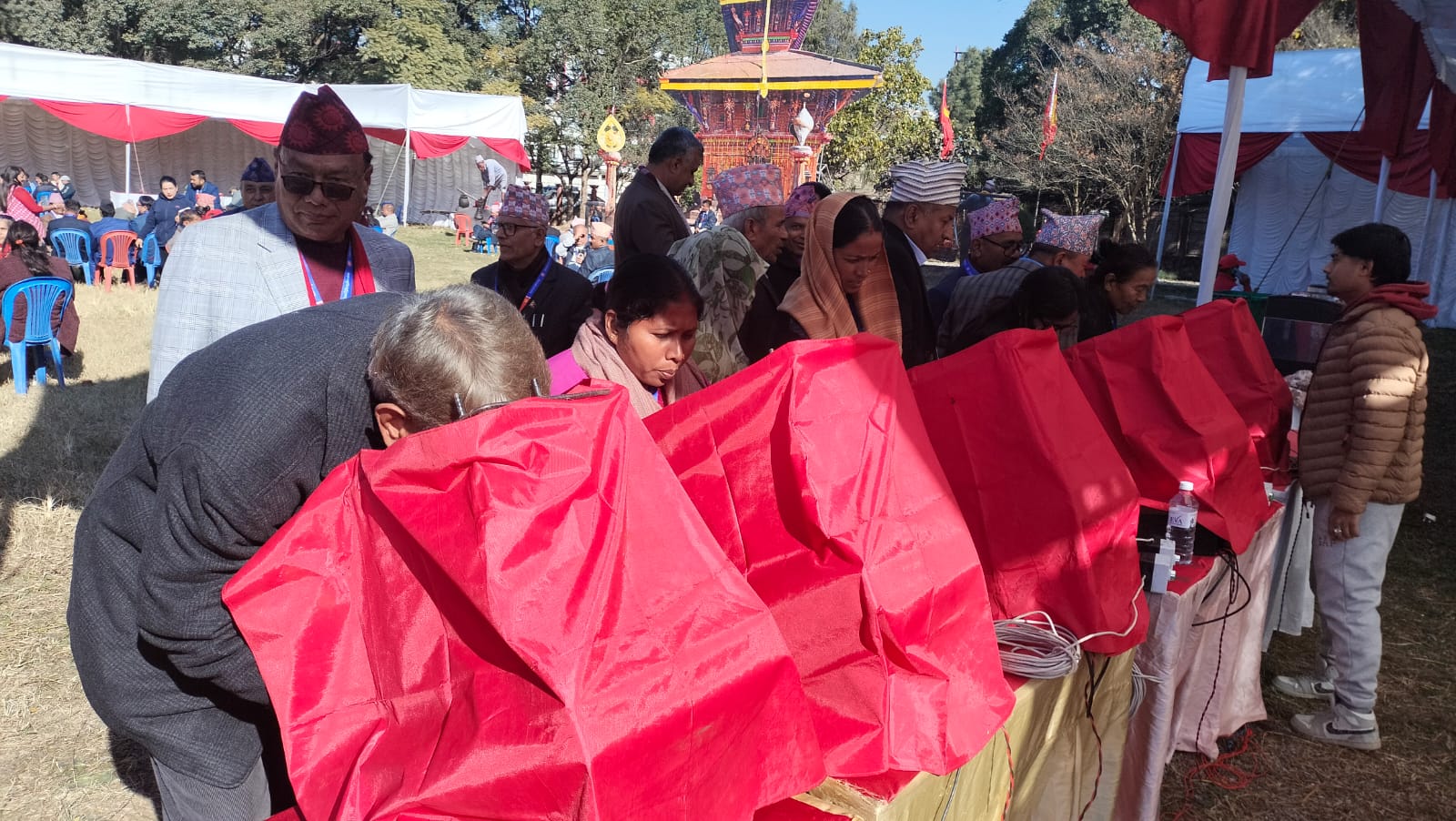 एमालेको ११औ‍ँ महाधिवेशनः  काे लाेकप्रिय ? काे निर्लज्ज ?