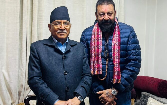 किन आए सञ्जय दत्त नेपालमा ? के गरिरहेका छन् खास ? किन भेटे प्रचण्डलाई ?