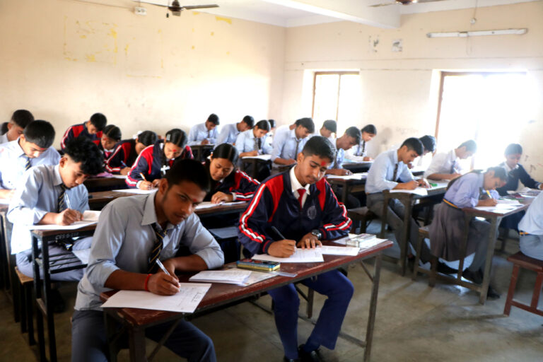 एसईई परिक्षा सुरु: छात्राको सङ्ख्या बढी